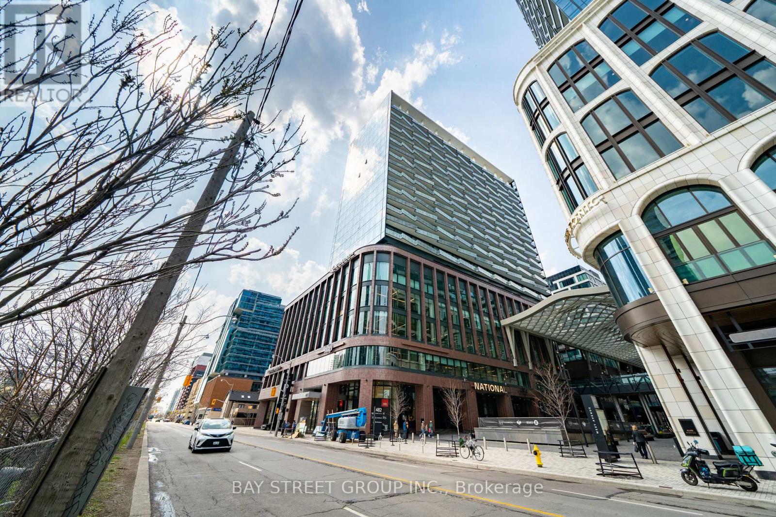 801 - 480 FRONT STREET W