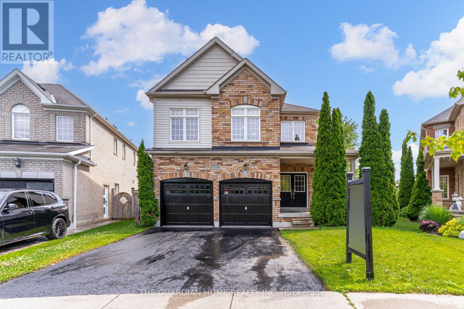 1214 HARLSTONE CRESCENT
