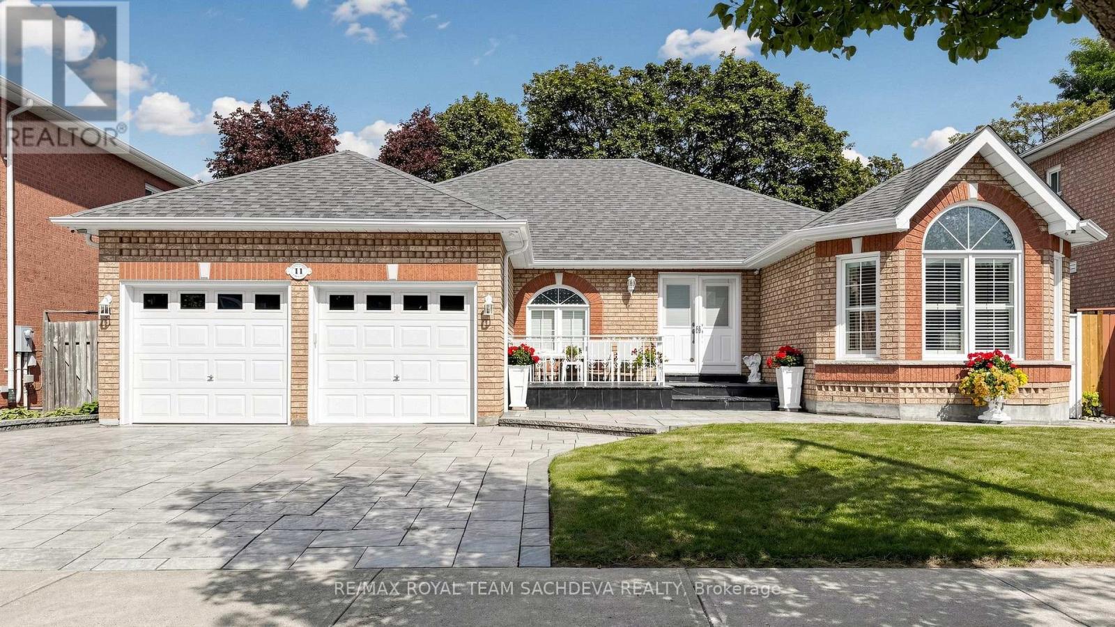 11 DEVONRIDGE CRESCENT