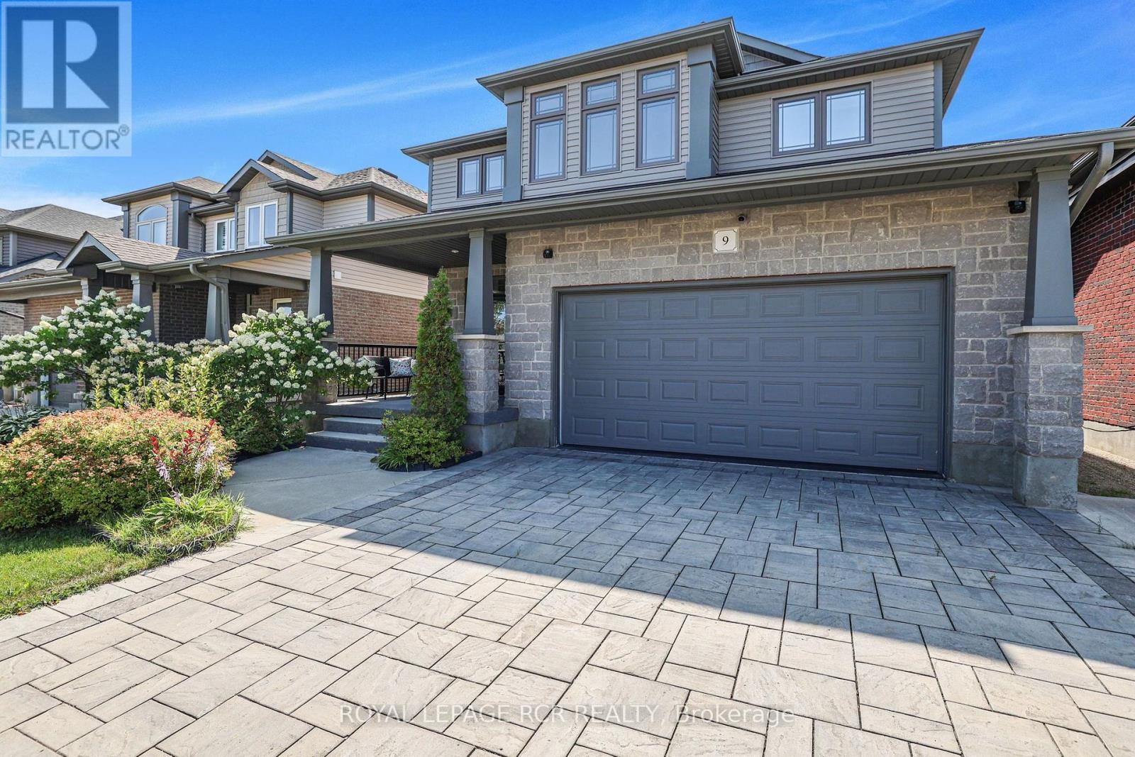 9 MCINTYRE LANE