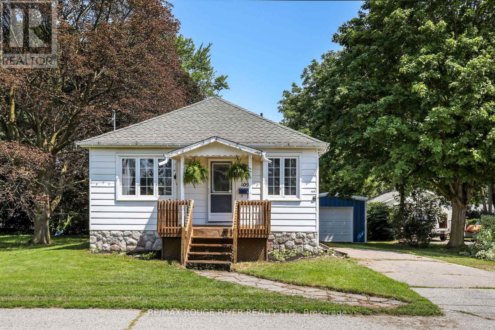 109 ELGIN STREET