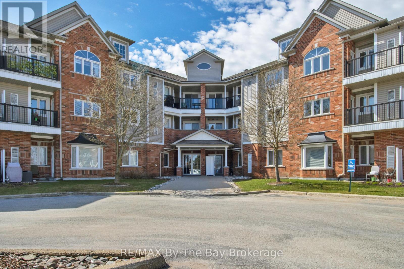 311 - 16 WESTBURY ROAD