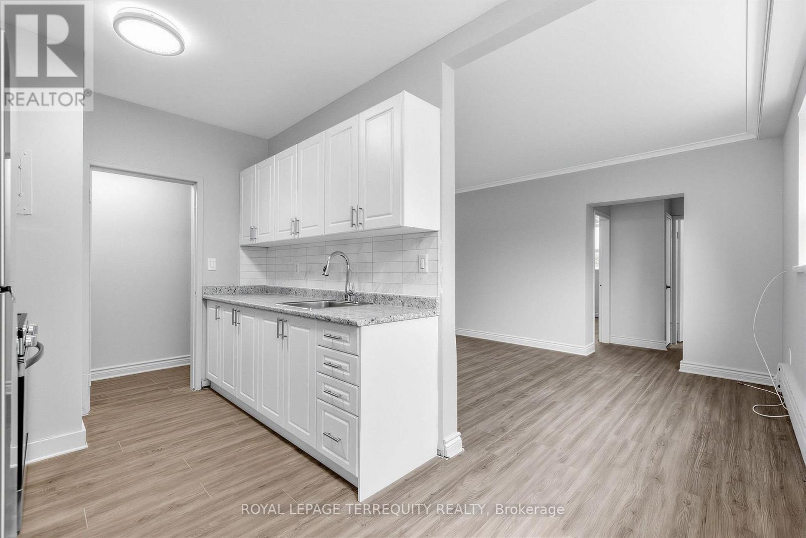 3 - 2548 KEELE STREET