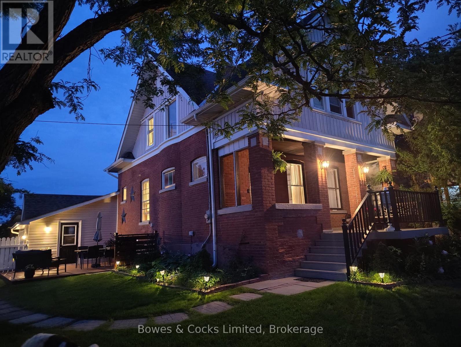 270 WILLIAM STREET N