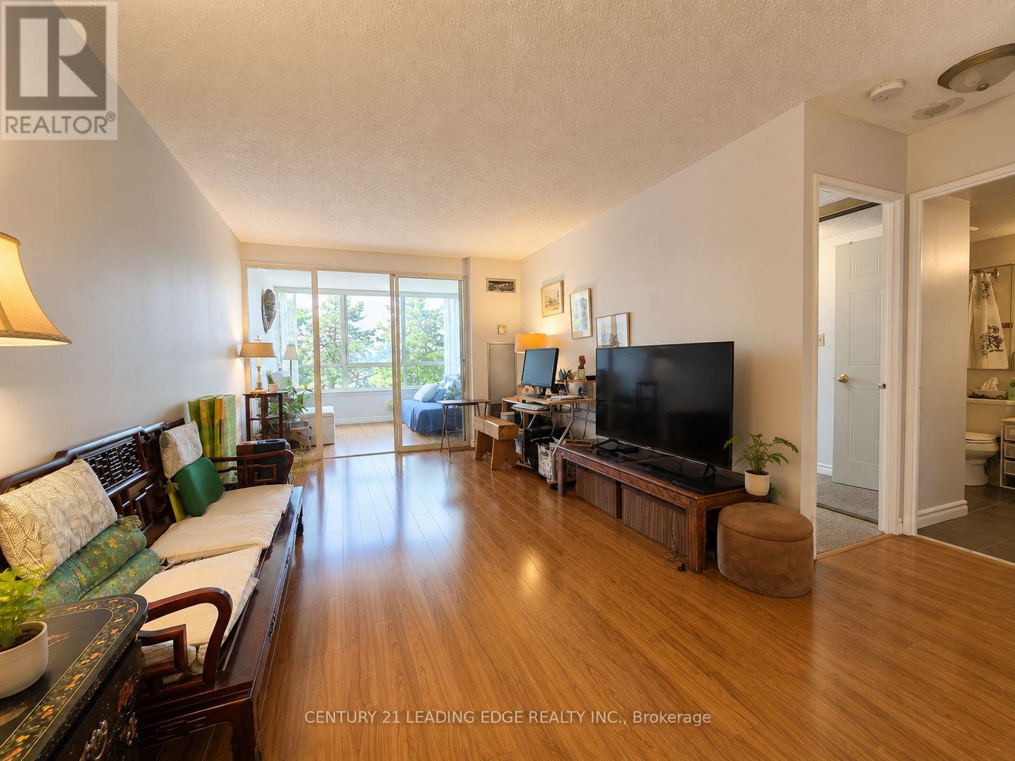 310 - 275 BAMBURGH CIRCLE