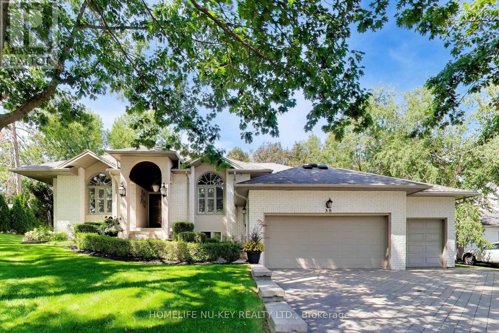 38 CASTLE DRIVE