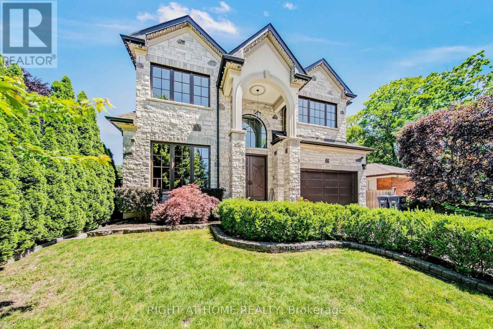 484 AVONWOOD DRIVE