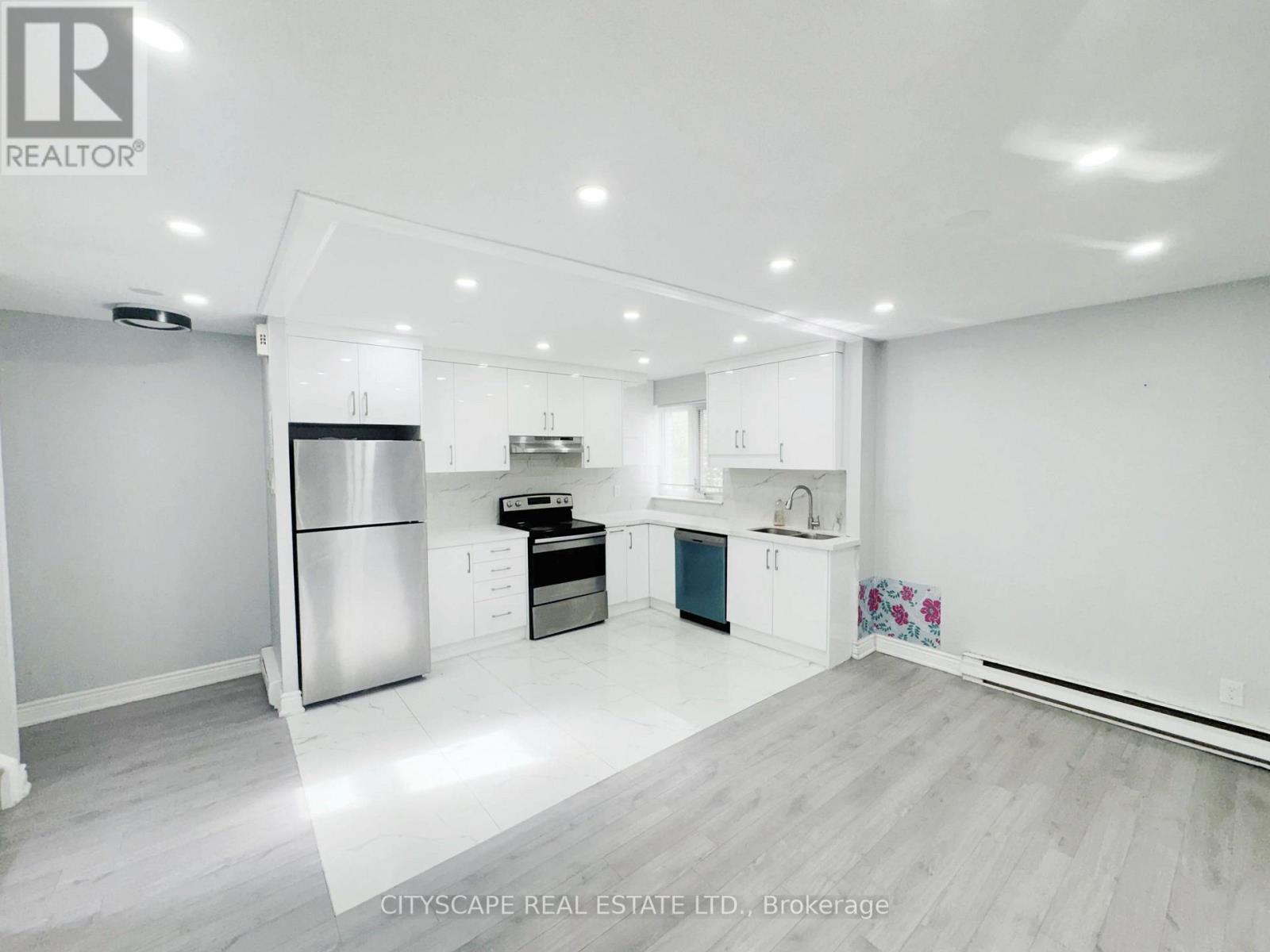 192 - 1055 DUNDAS STREET E