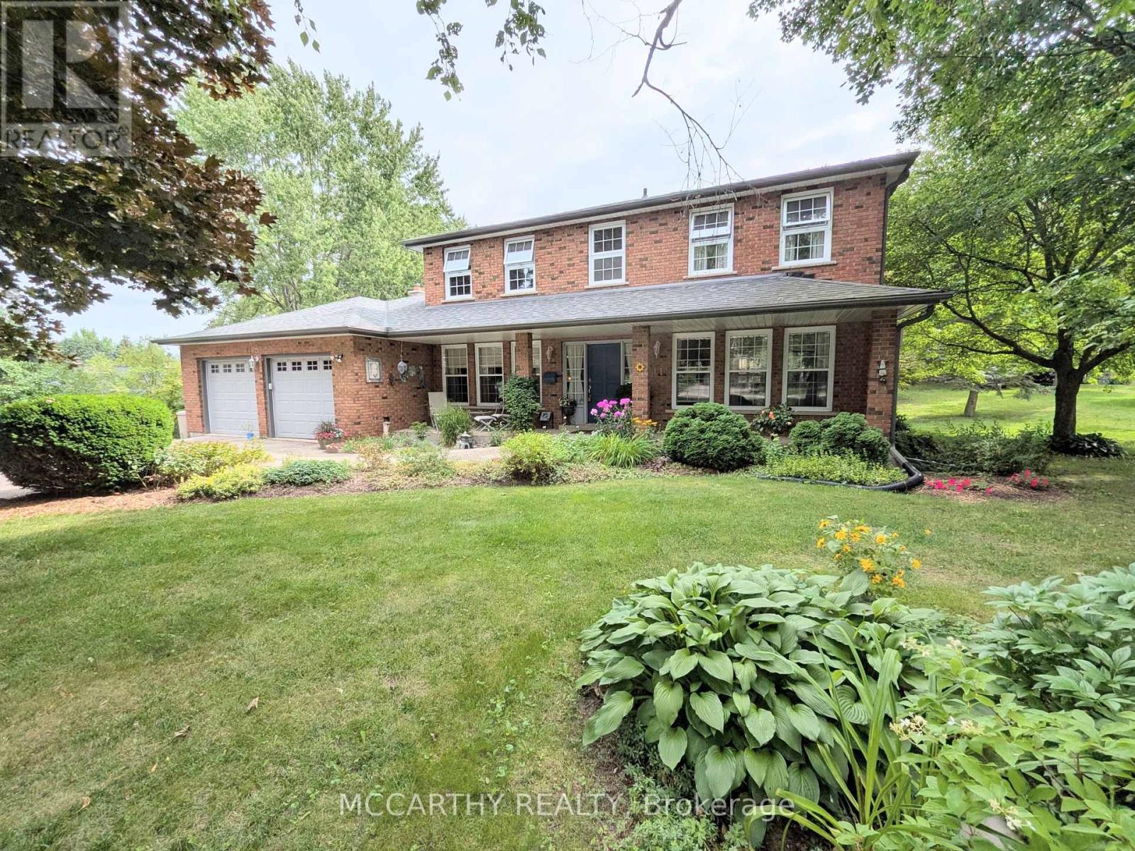 11 LYNDA AVENUE