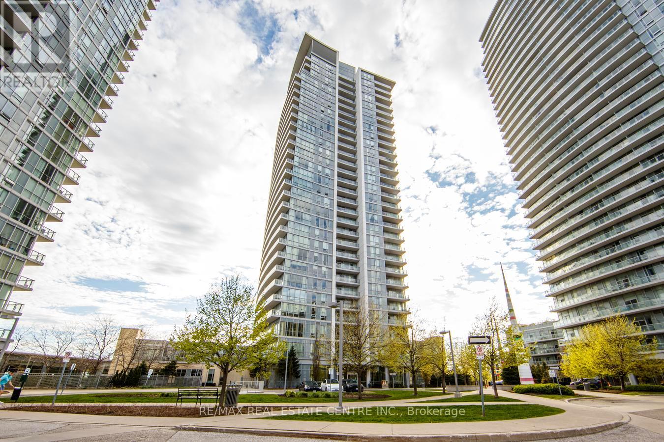 2707 - 66 FOREST MANOR ROAD