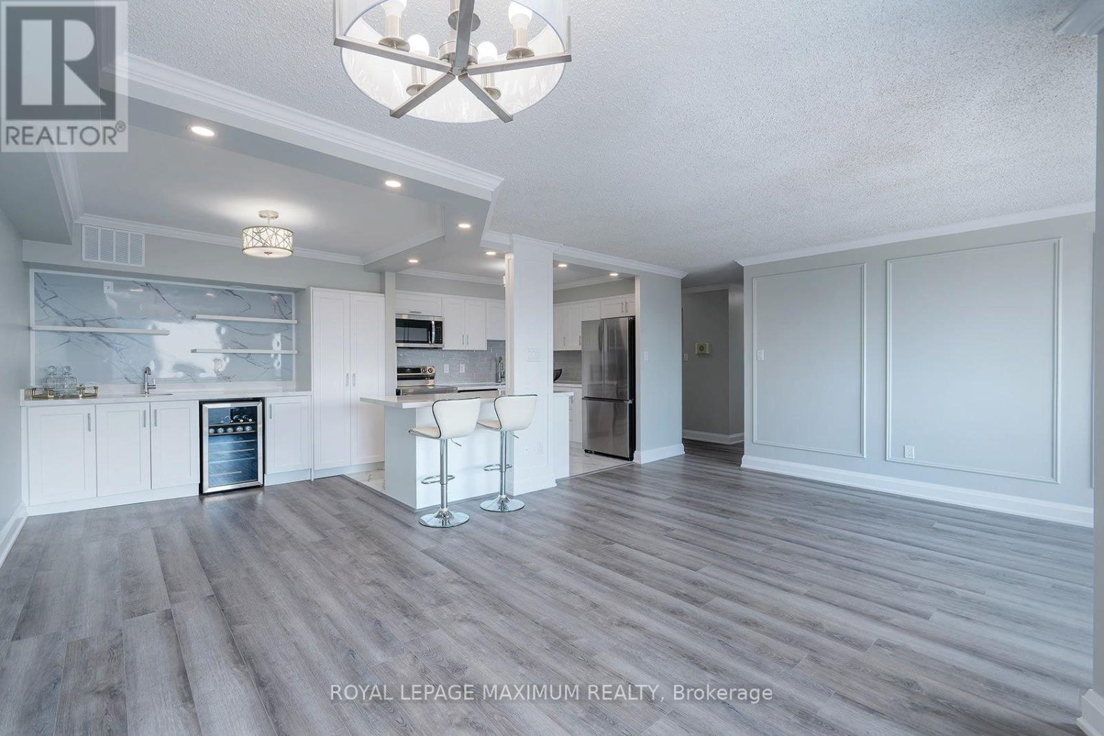 1205 - 50 ELM DRIVE E