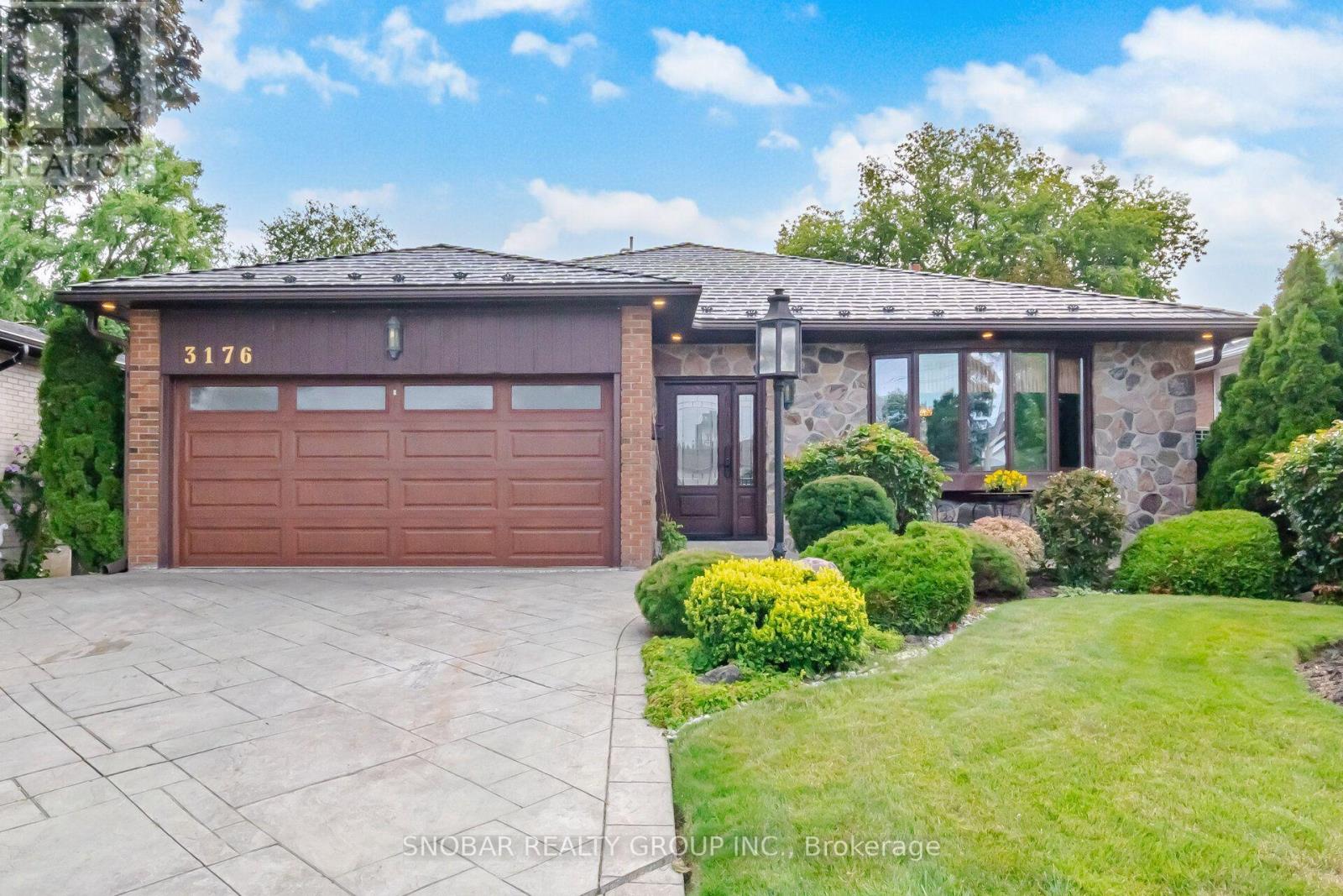 3176 IBBETSON CRESCENT