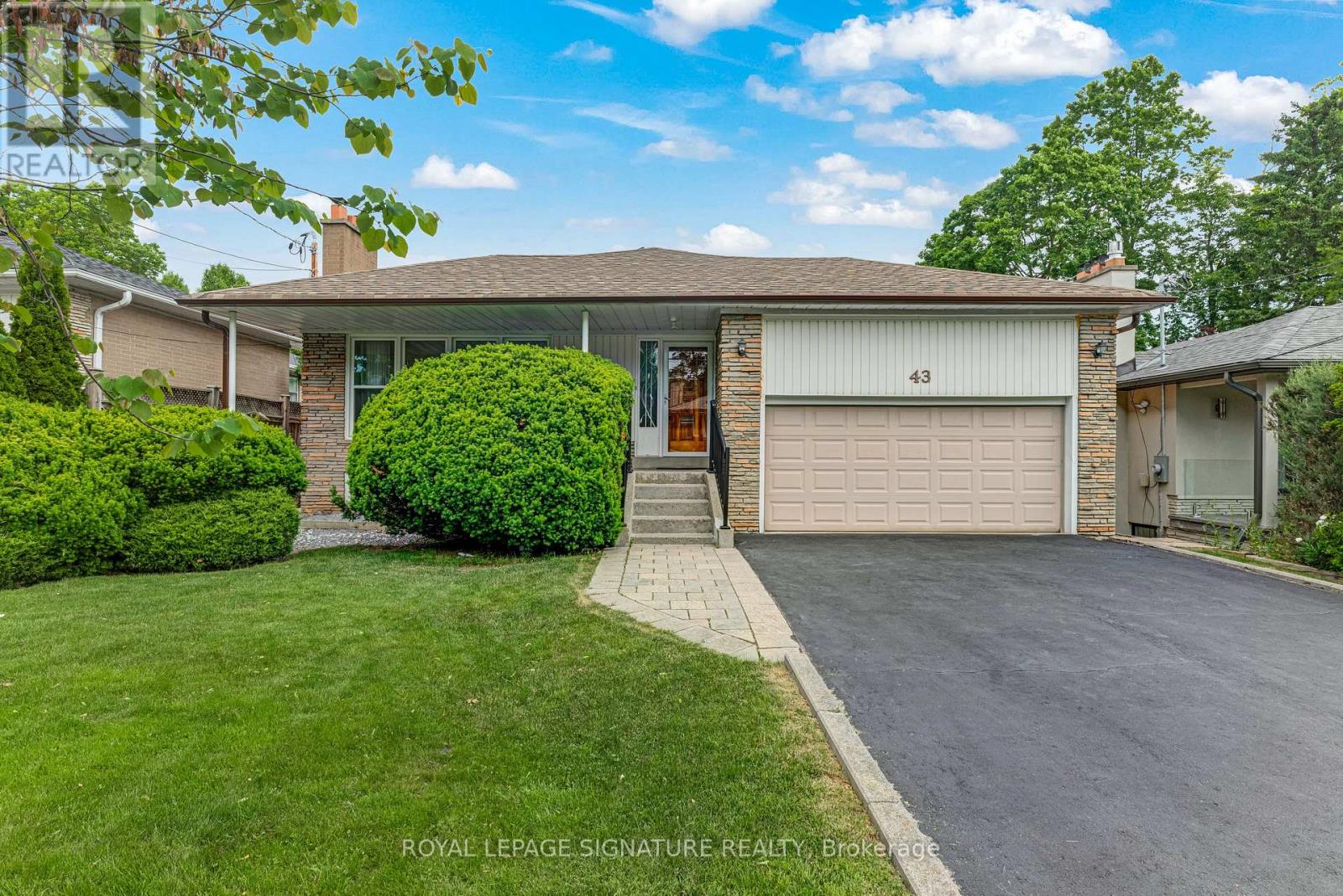 43 VIAMEDE CRESCENT
