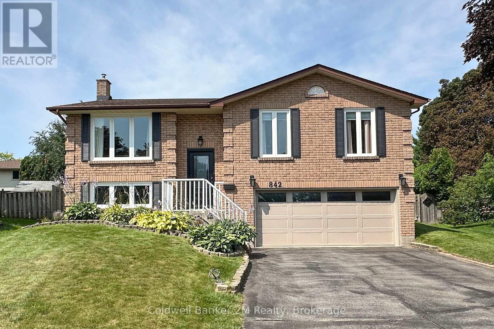 842 SAINT ANNE COURT