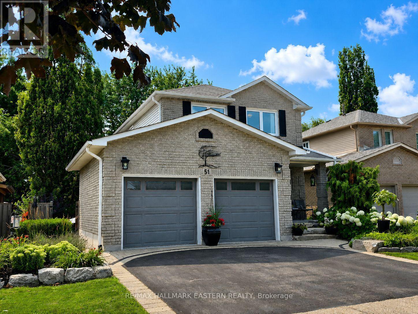 51 LYNDALE CRESCENT