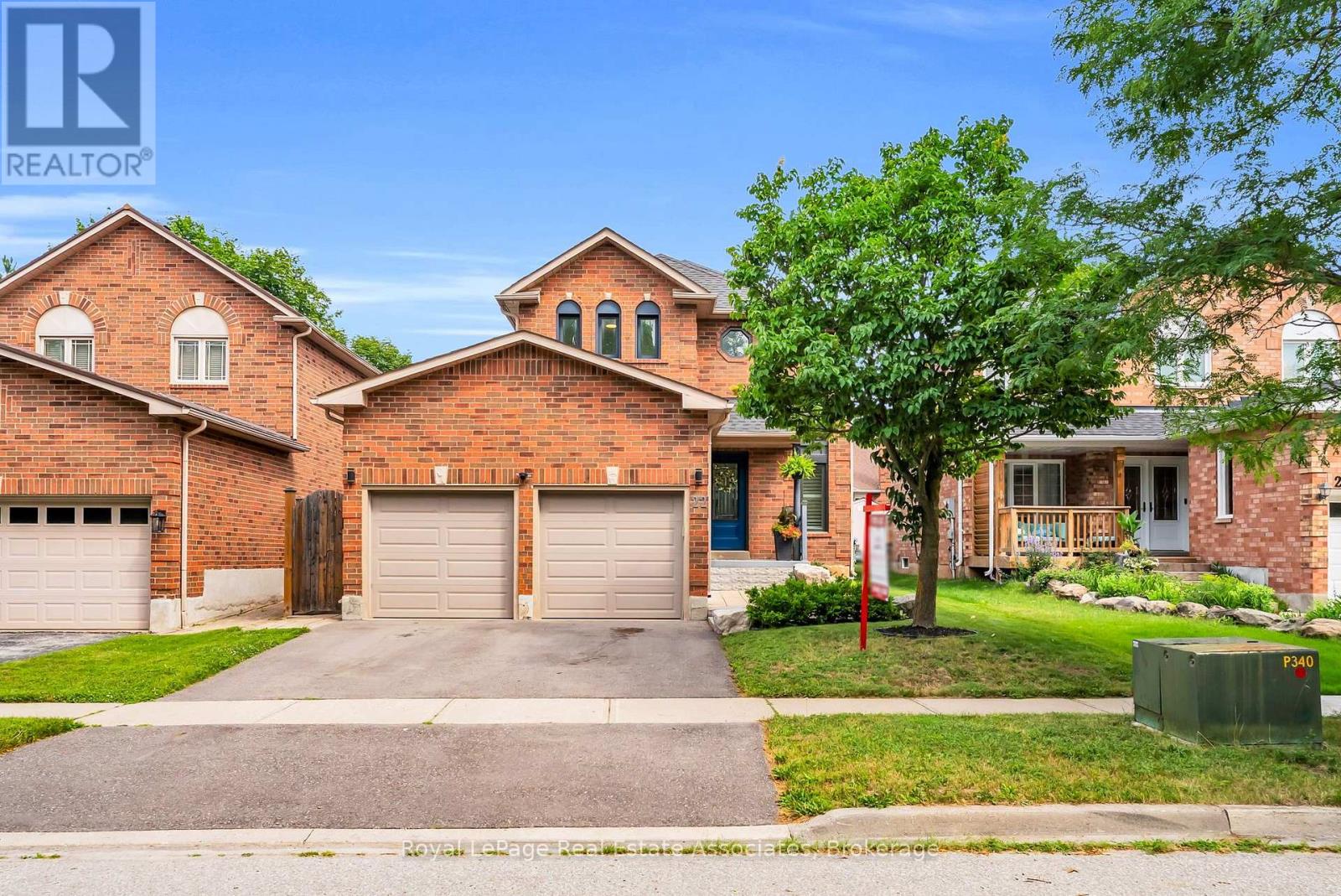22 MCCULLOUGH CRESCENT