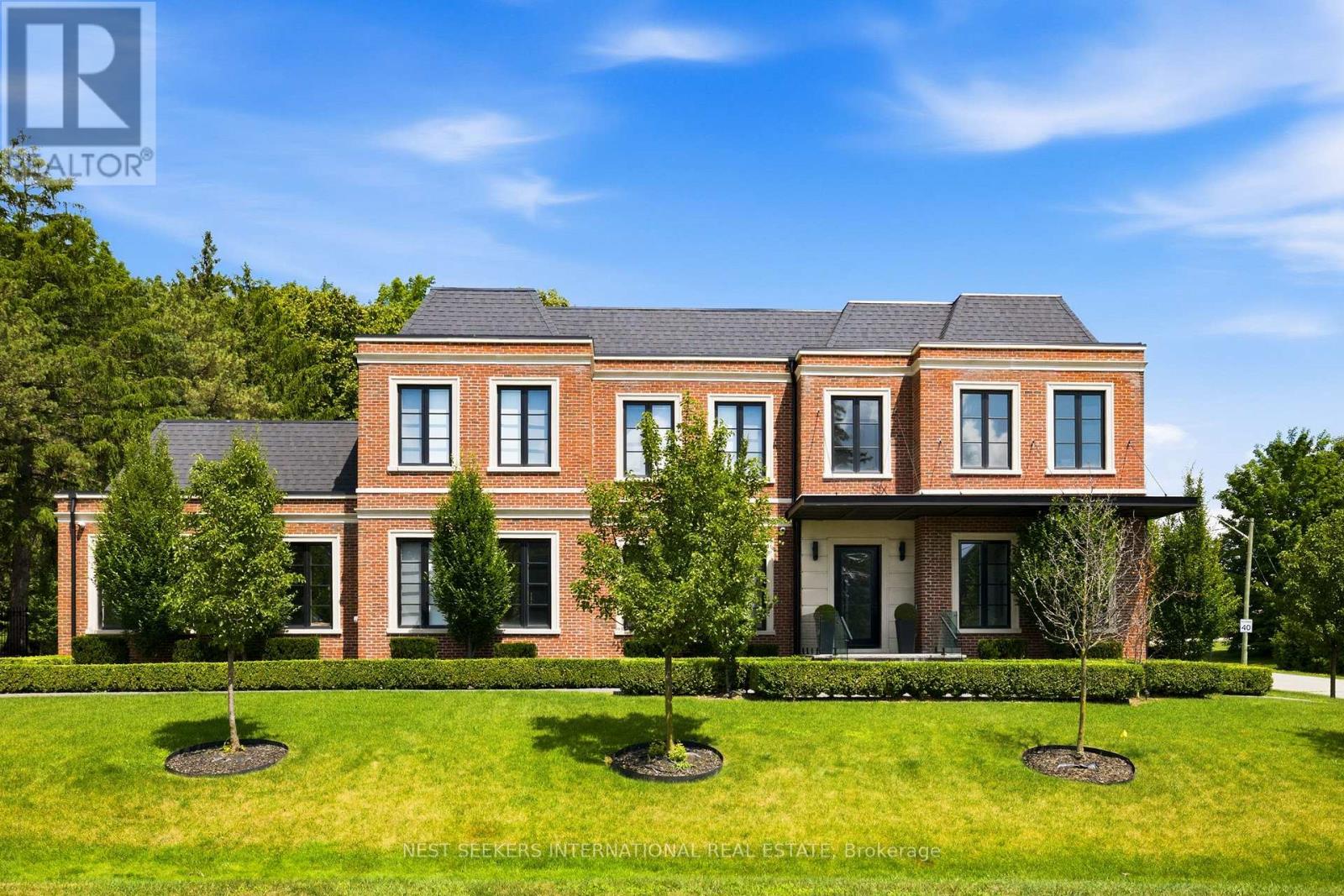 6 FORESTAVE CRESCENT