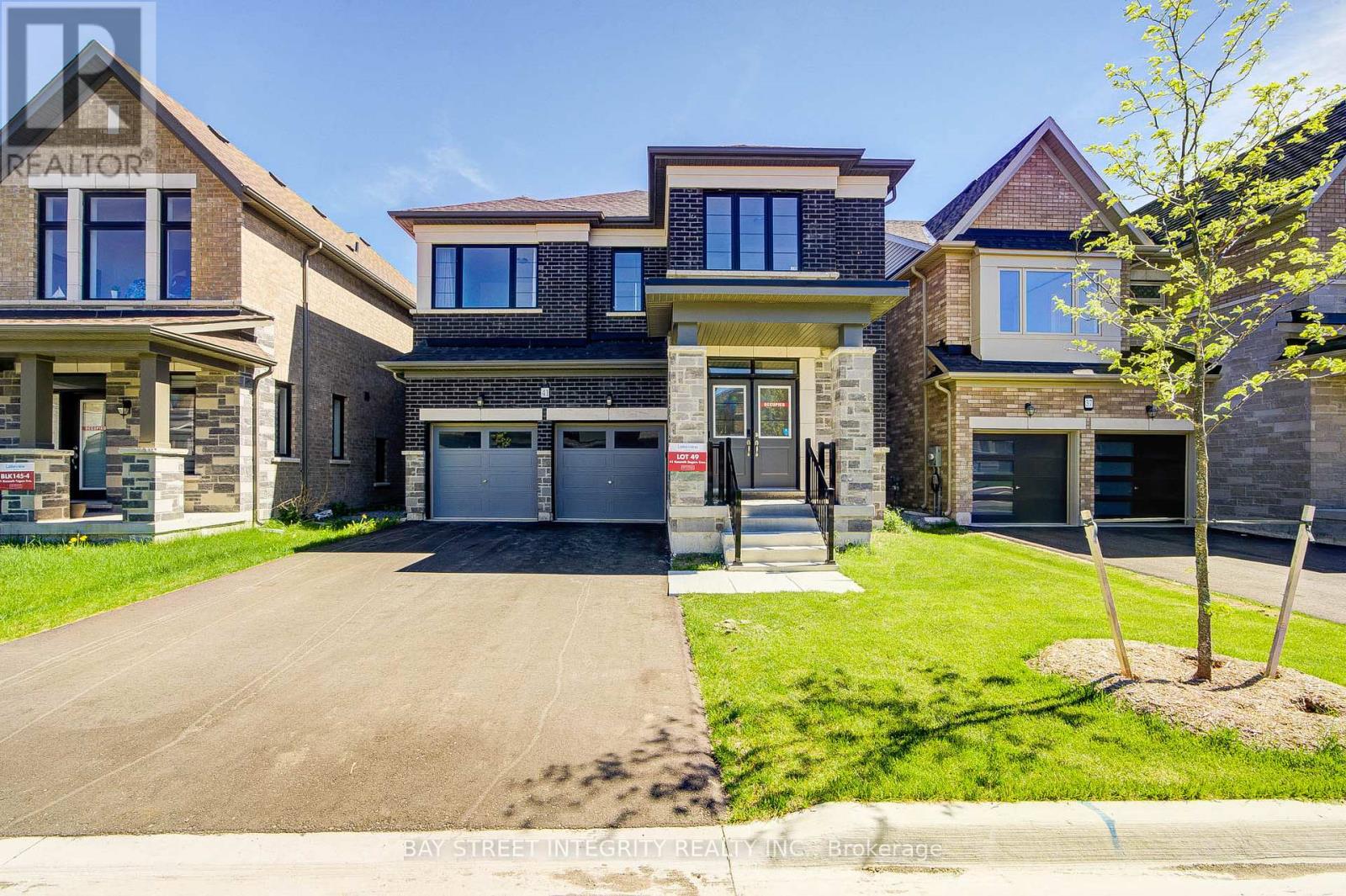 41 KENNETH ROGERS CRESCENT
