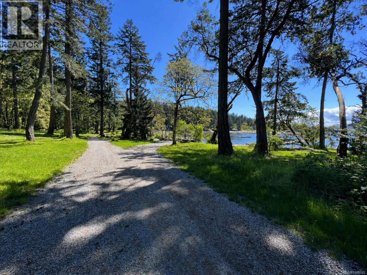 For sale: 212 Captain Morgans Blvd, Protection Island, British Columbia ...