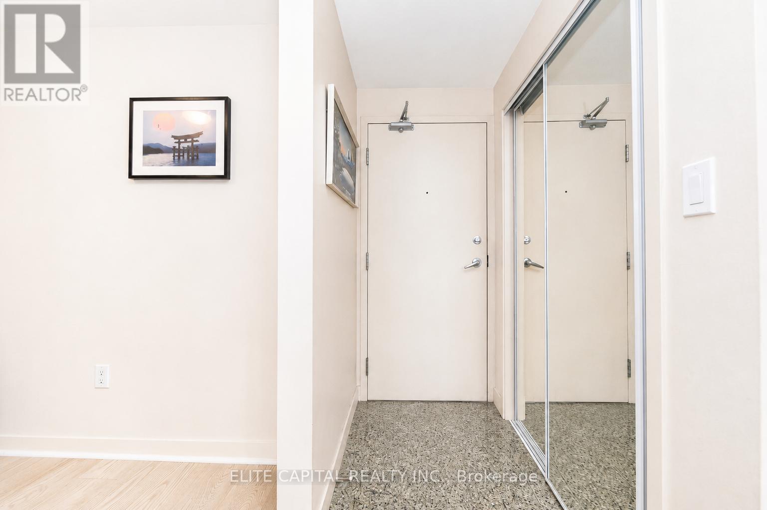 1008 - 10 NAVY WHARF COURT