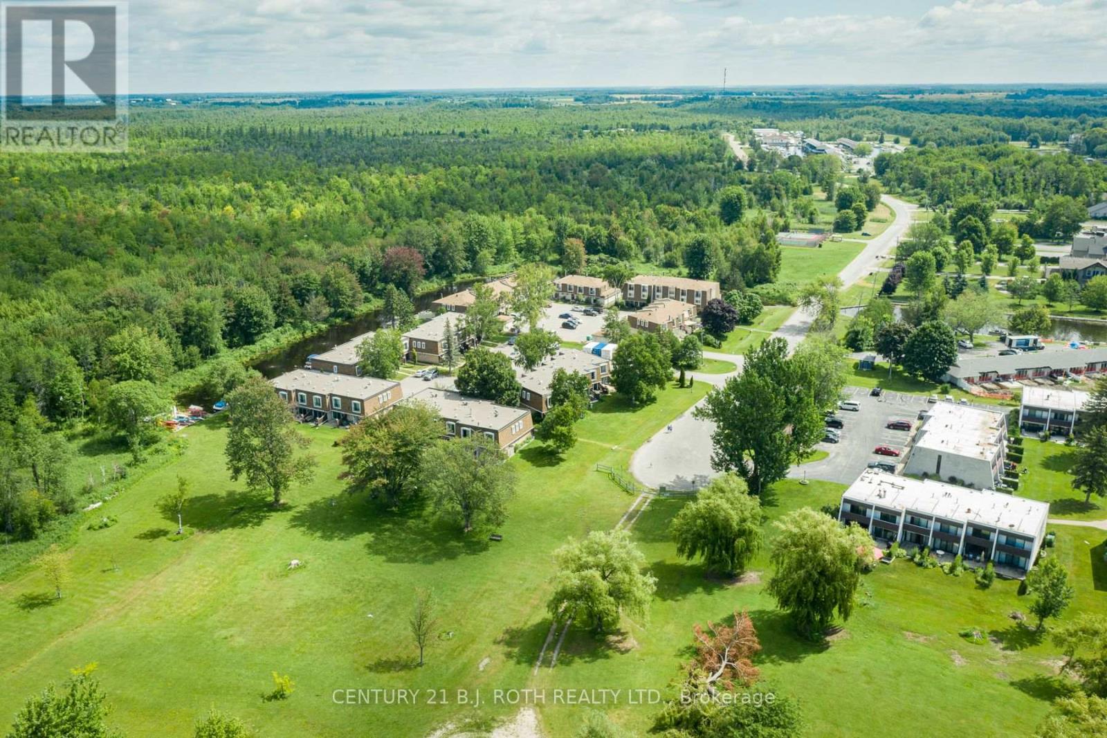 UNIT 19 - 2 PARADISE BOULEVARD