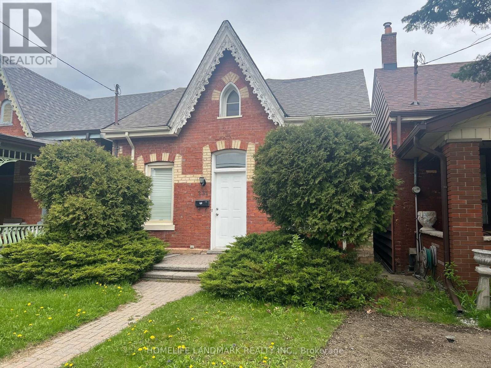 231 CLINTON STREET