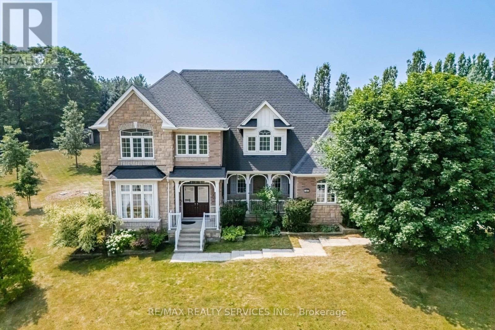 15 UPPER CANADA DRIVE