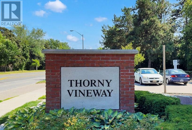 133 THORNY VINE WAY E