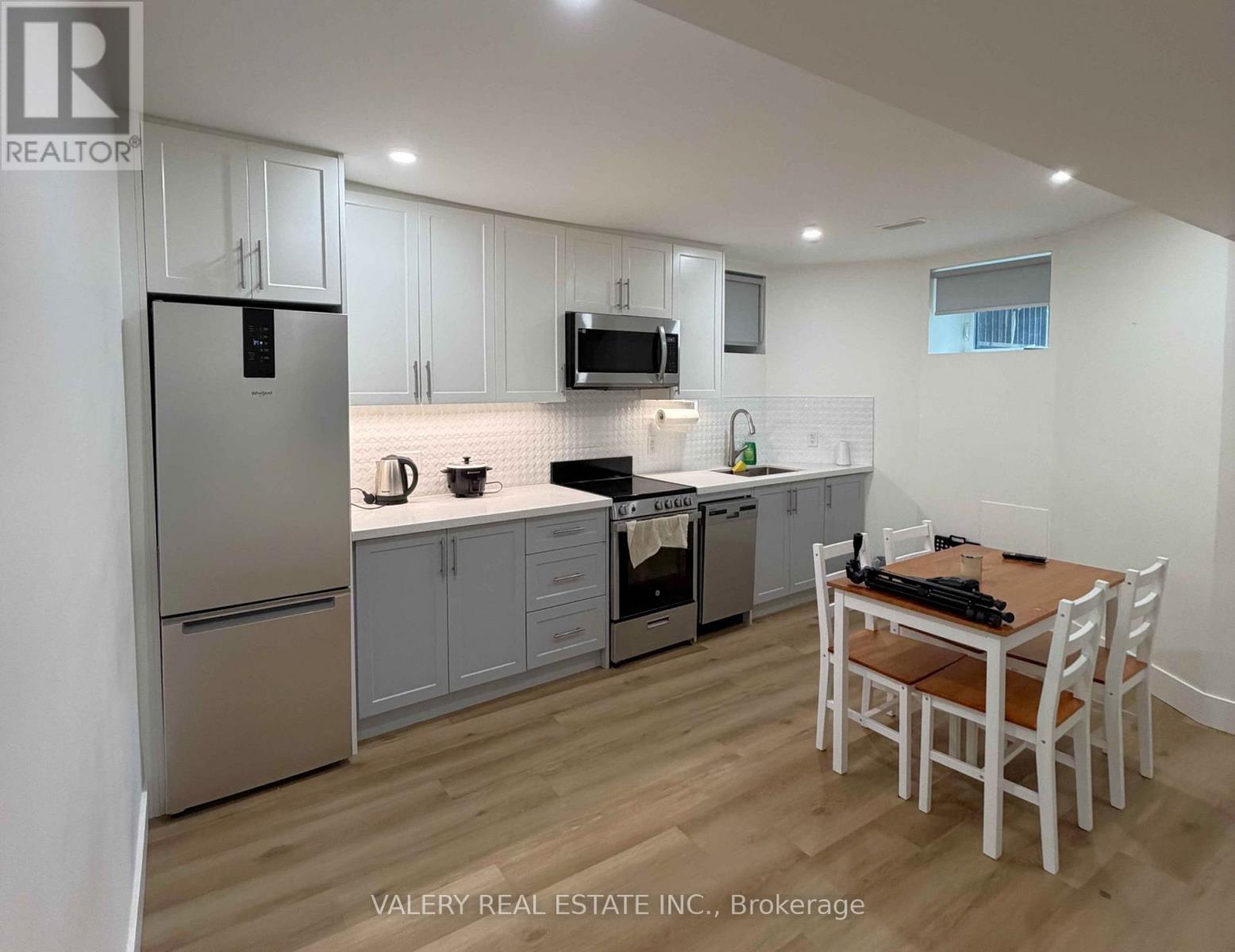 LOWER - 1502 DUFFERIN STREET