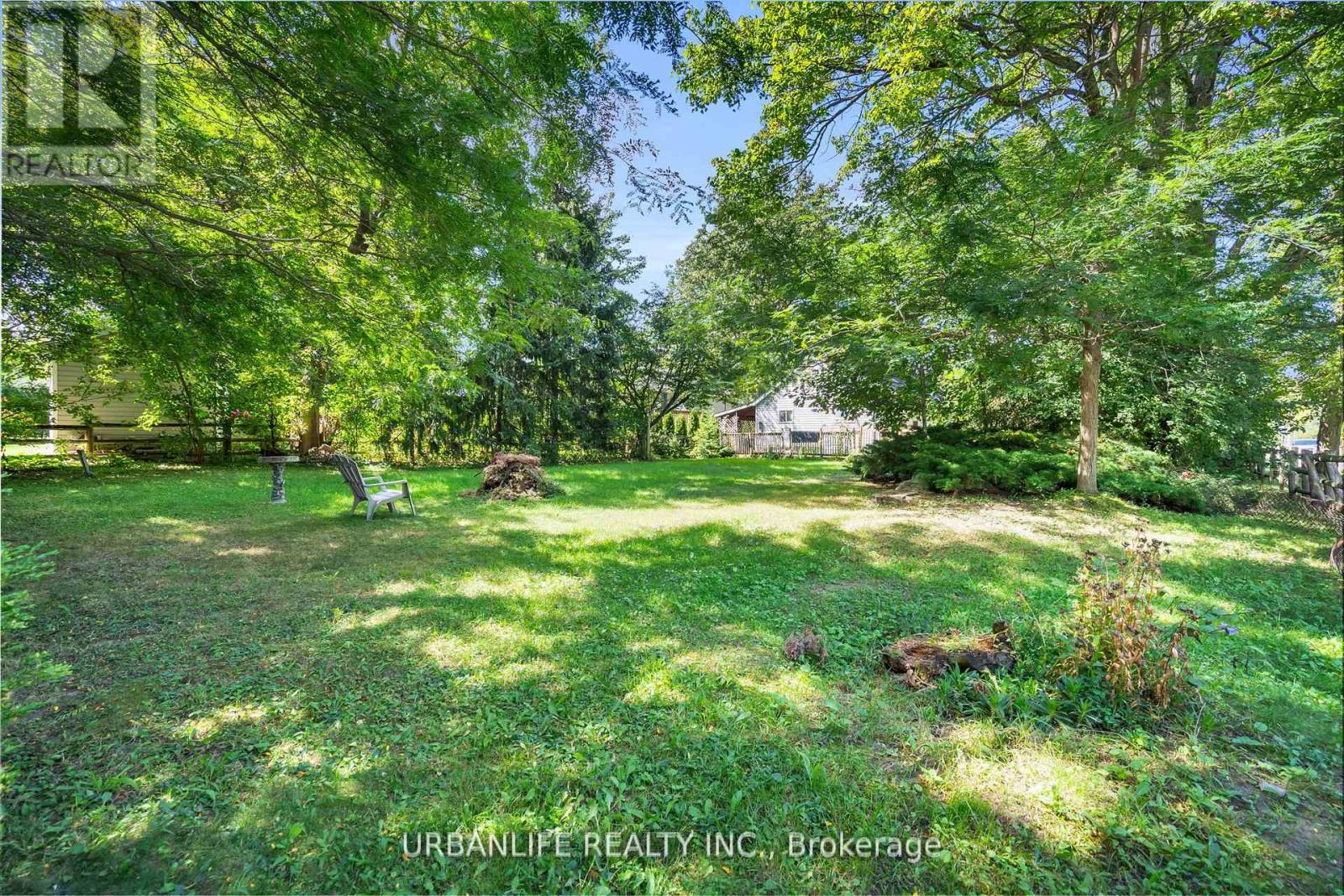 21 OAK AVENUE