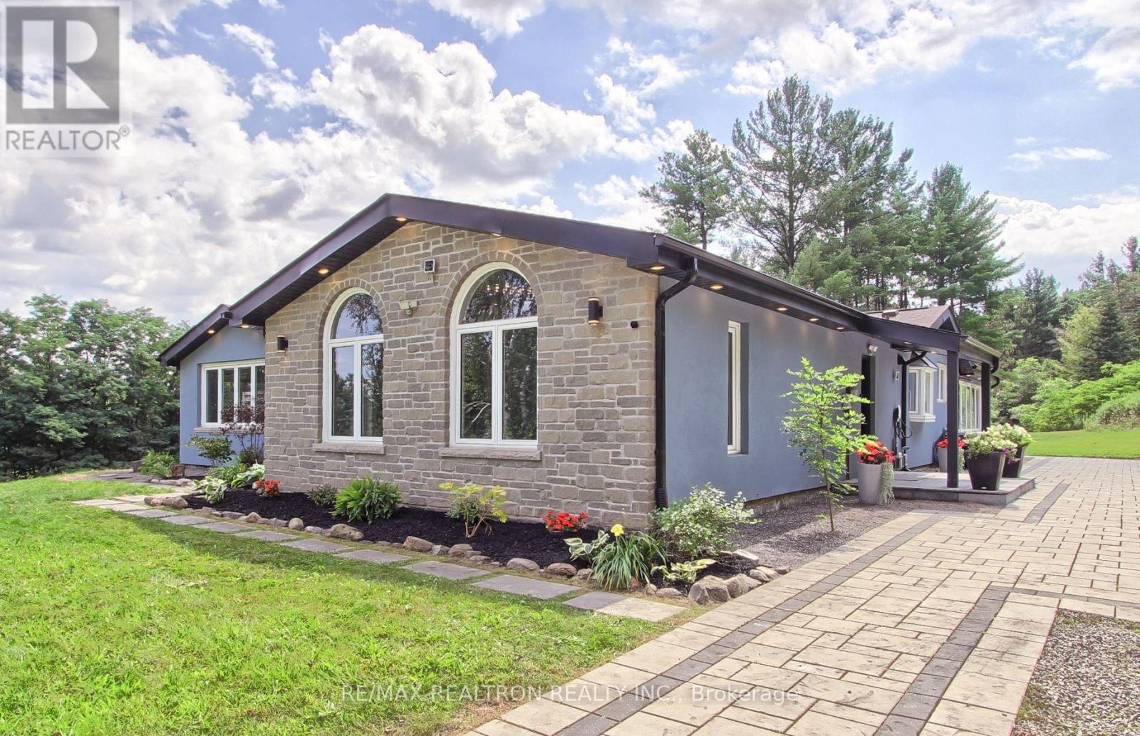 3433 MOUNT ALBERT ROAD