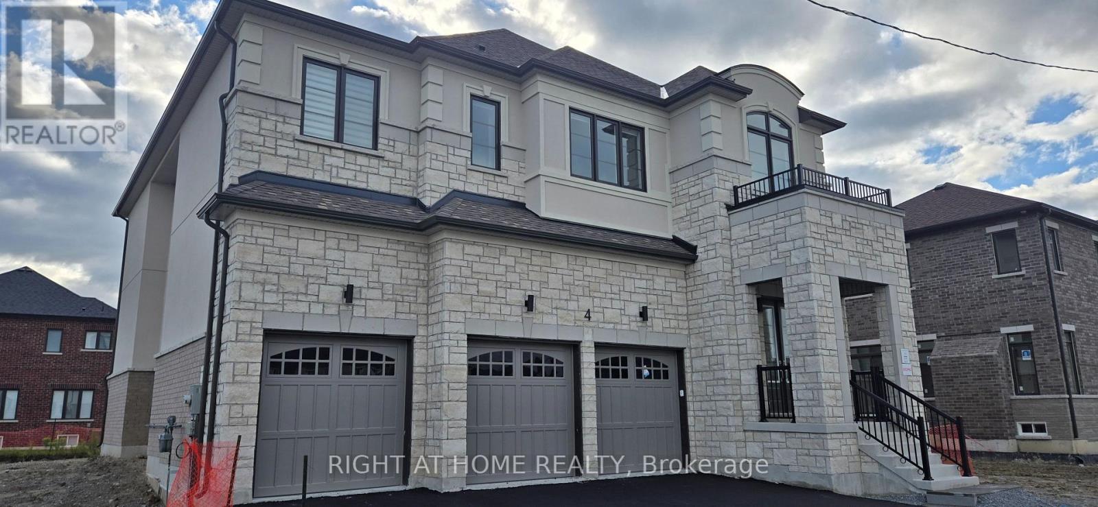 4 MAX BULMER COURT