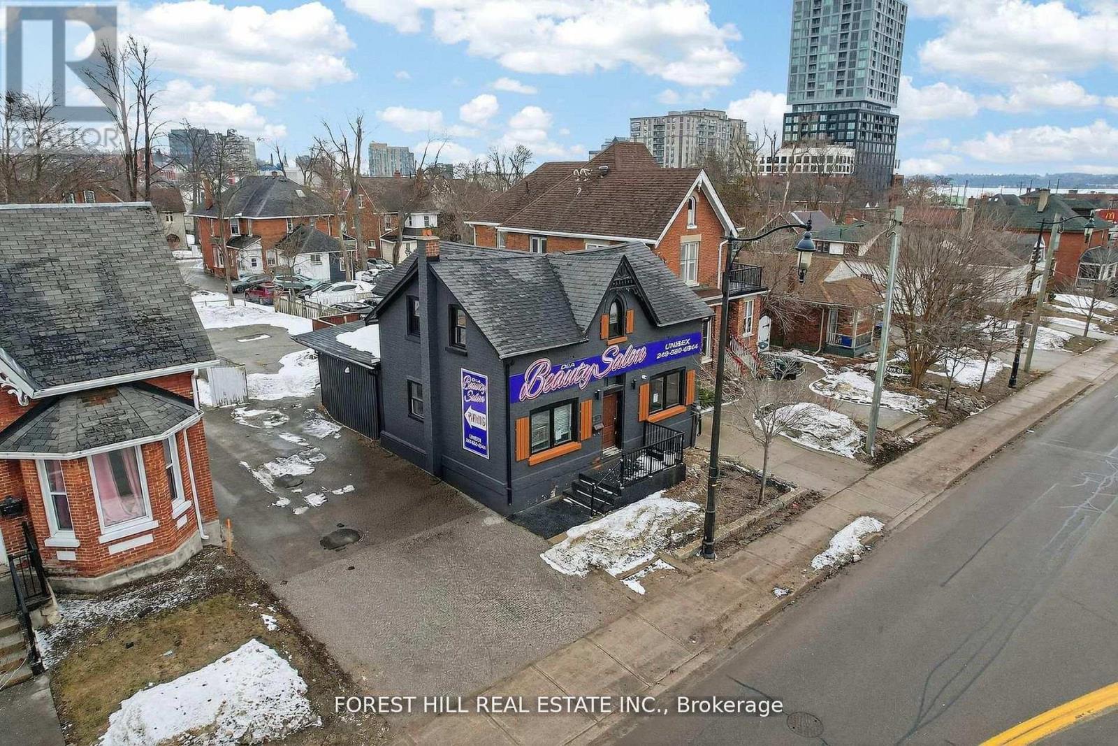 89 TORONTO STREET