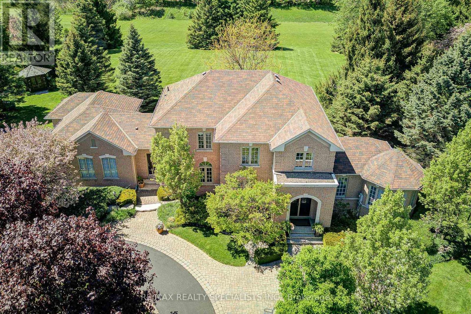 11 BRIDLEWOOD BOULEVARD