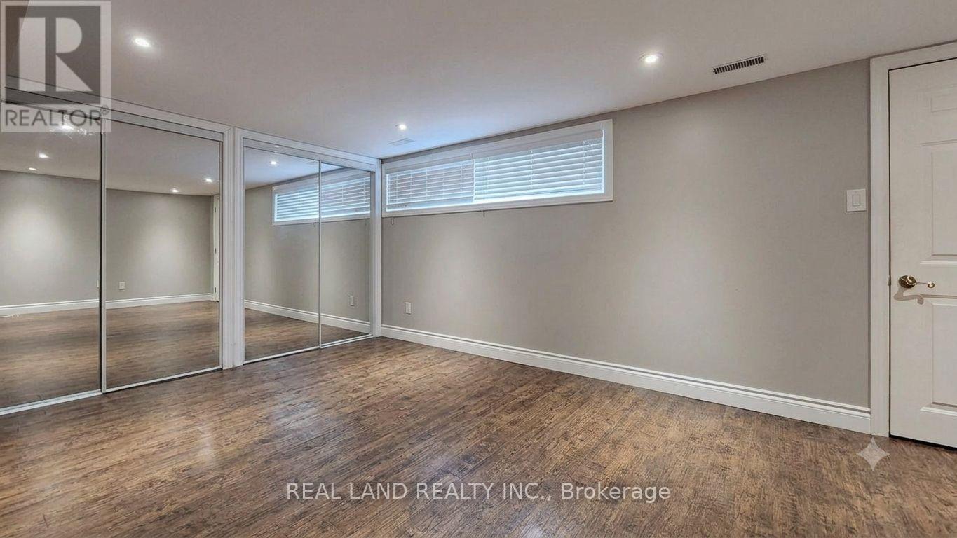 26 GLAMIS AVENUE