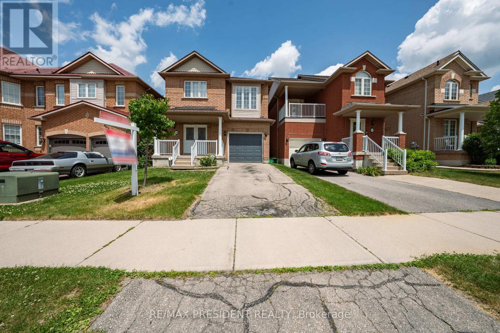 4 REDFINCH WAY