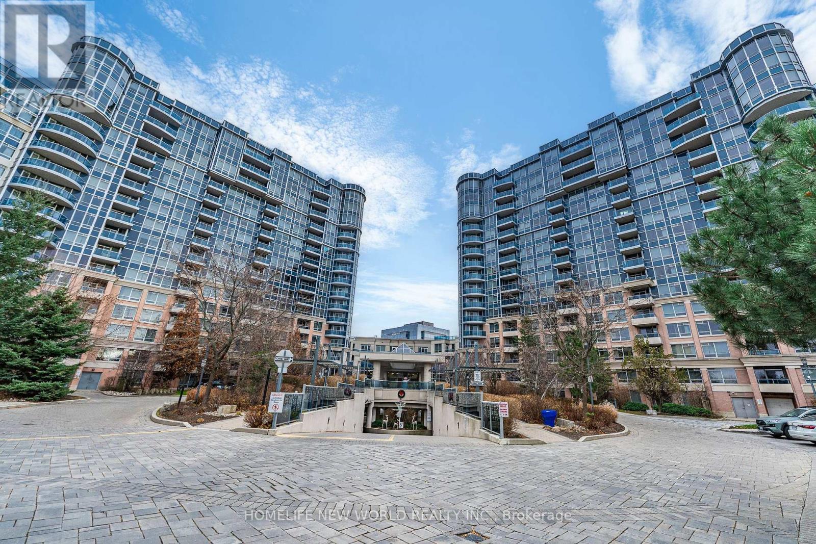 PH63 - 23 COX BOULEVARD