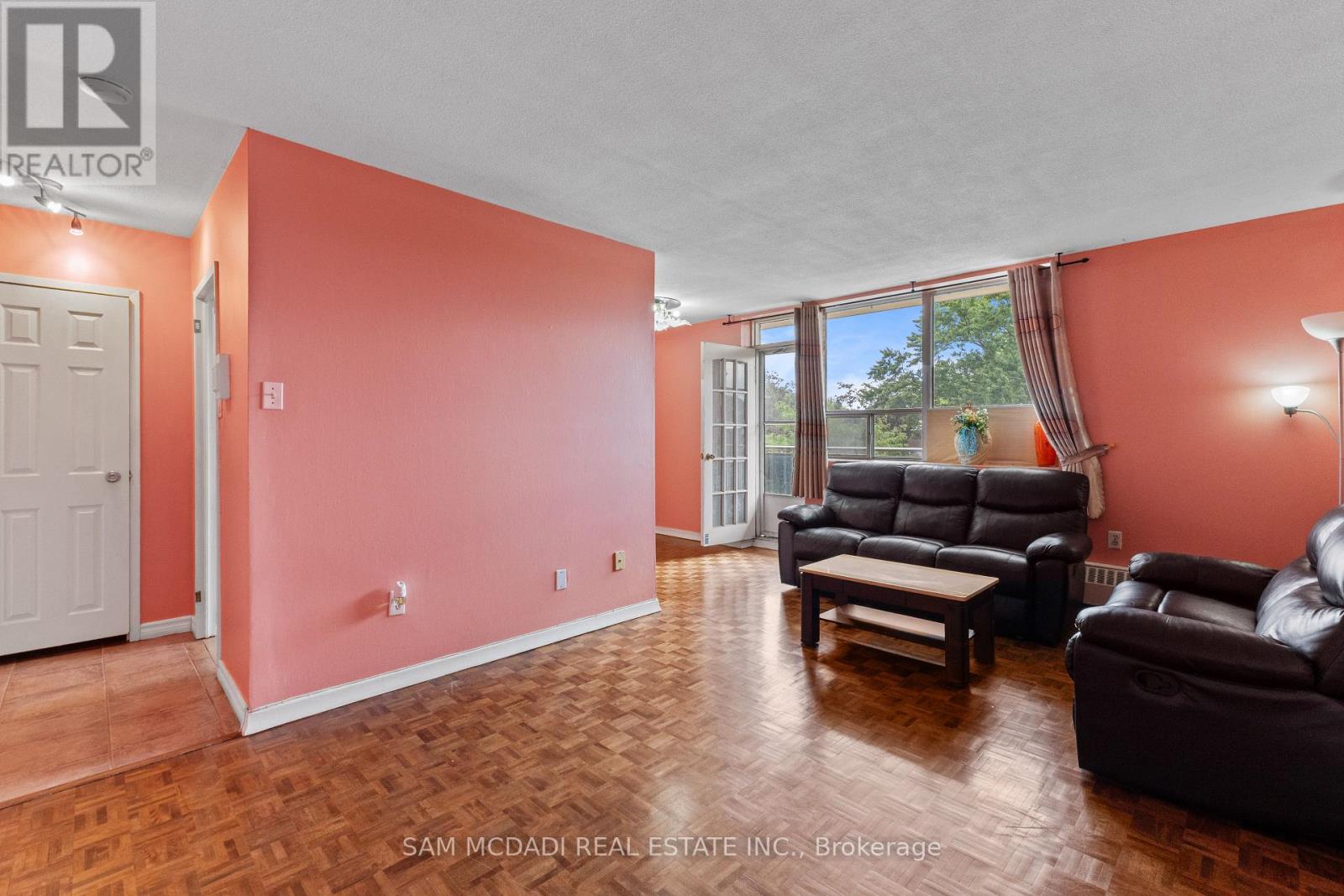 208 - 3145 QUEEN FREDERICA DRIVE