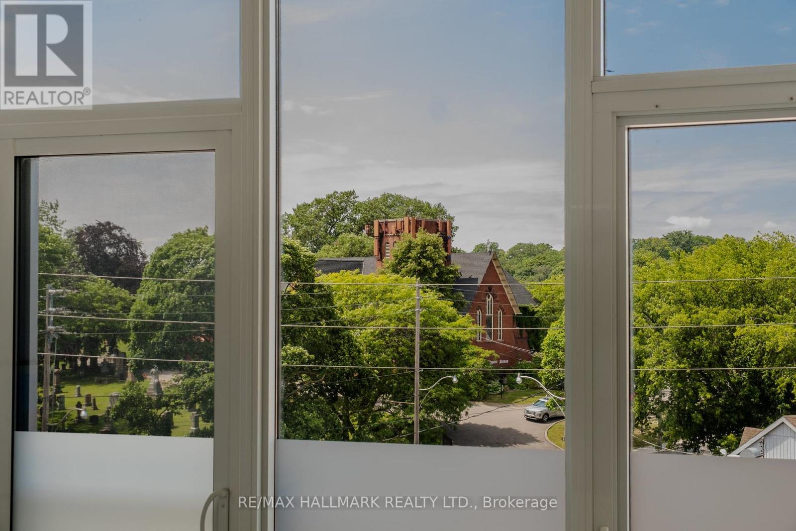 404 - 60 HASLETT AVENUE