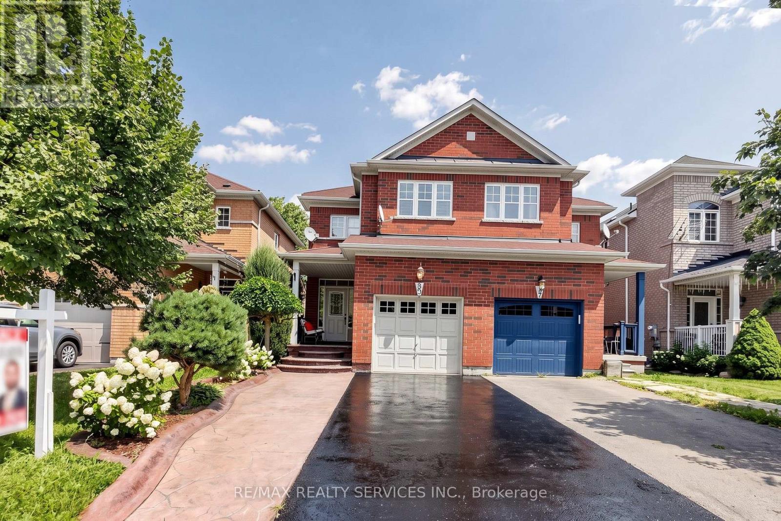 For sale: 50 ROCKY POINT CRESCENT, Brampton (Madoc), Ontario L6V4R7 ...