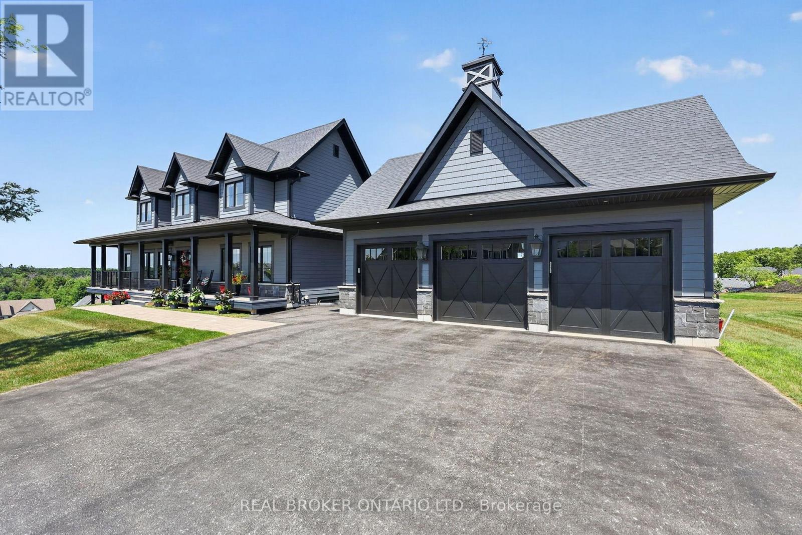 29 THOROUGHBRED DRIVE