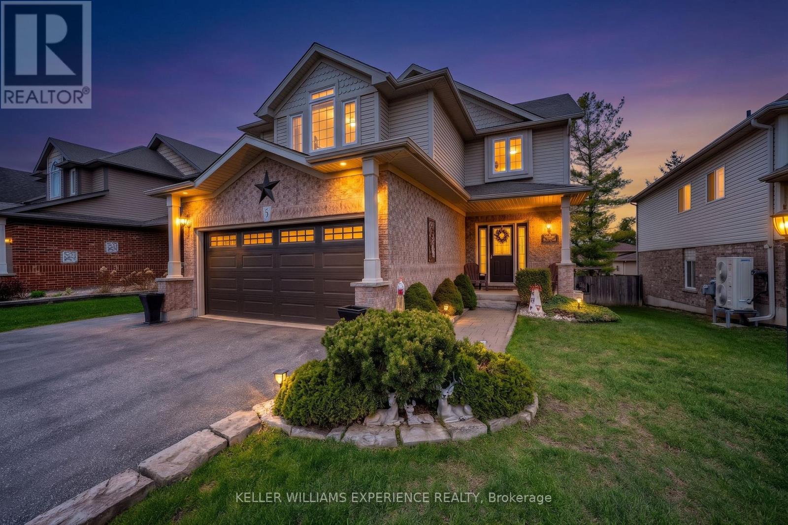 87 ARMEDA CLOW CRESCENT