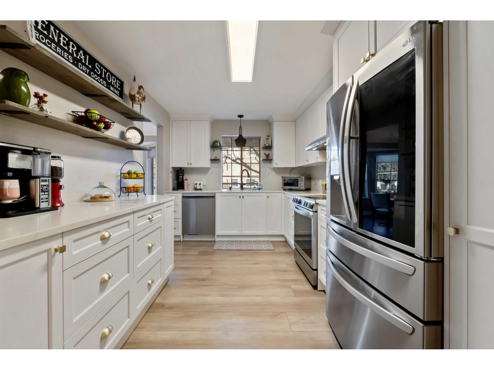 For sale: 202 1488 MERKLIN STREET, White Rock, British Columbia V4B4C3 ...