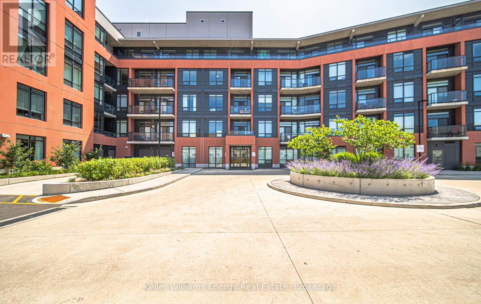 301 - 1010 DUNDAS STREET E