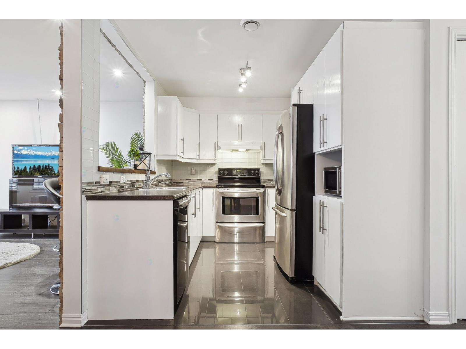 For rent: 5645 Boul. Chevrier, #1, Brossard, Quebec J4Z0G7
