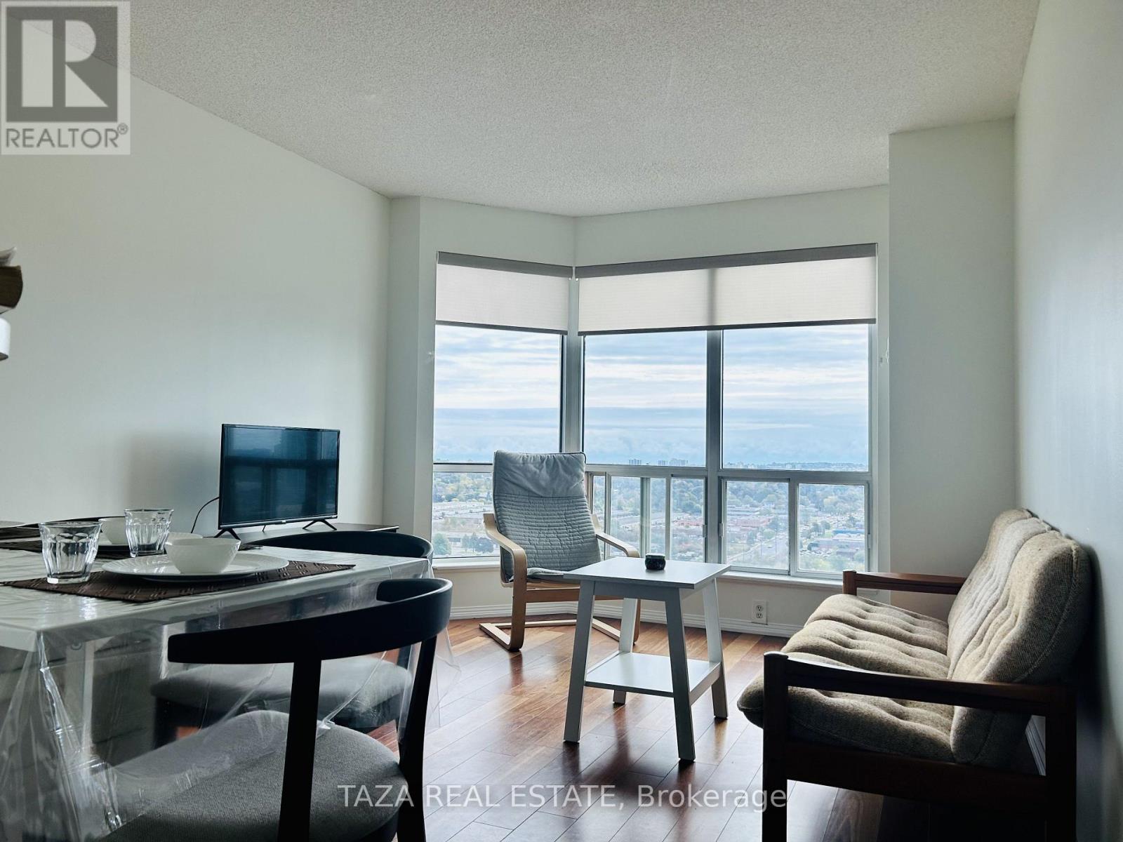 2108 - 1 LEE CENTRE DRIVE