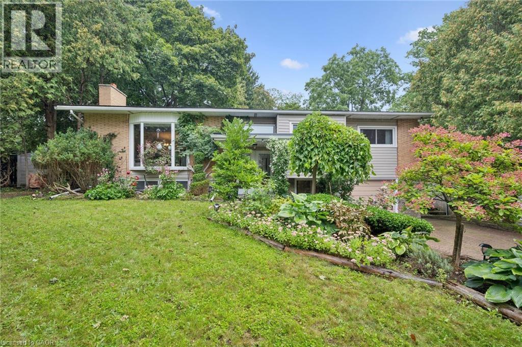 For sale: 100 FOREST HILL Drive, Kitchener, Ontario N2M4G3 - 40862044 ...
