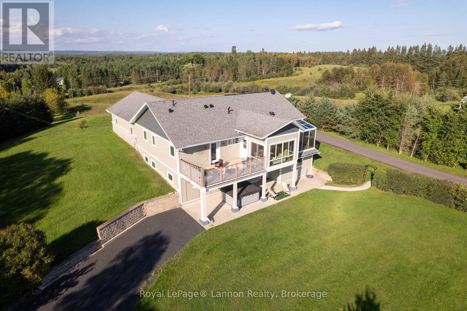 For sale: 401 BARRIE DRIVE, Thunder Bay Remote Area, Ontario P7K0J6 ...