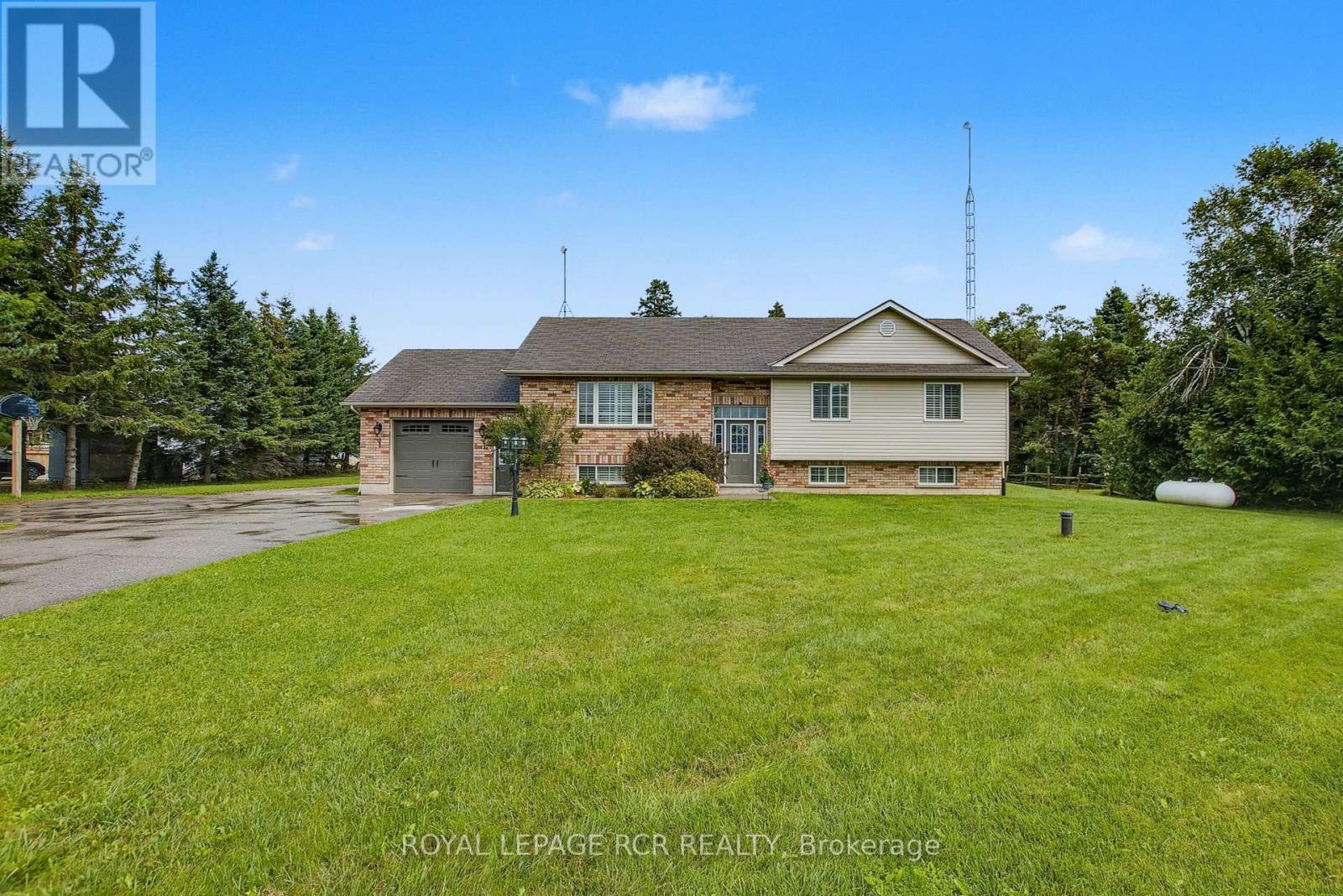 17 DEAKEN DRIVE
