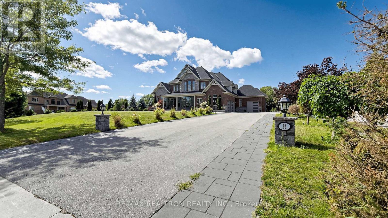 8 FAWN GROVE